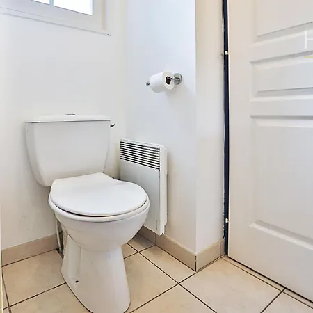 Maison Familiale Dans Avec Piscine *
