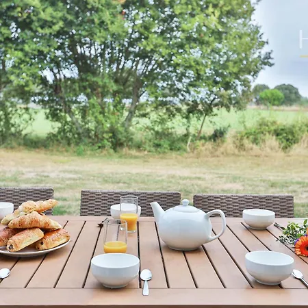 Prázdninový dům Maison Familiale Dans Avec Piscine *